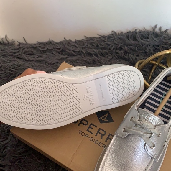 NEW in box Sperry Big Girls boat shoe silver top sider metallic women - Picture 5 of 6